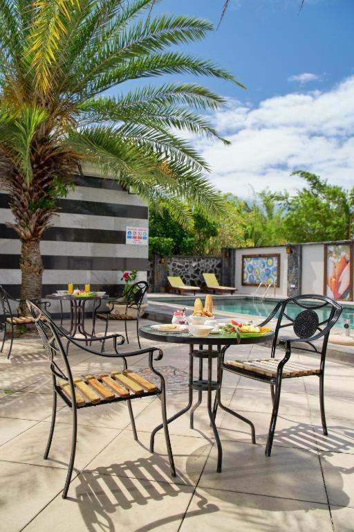 Pereybere Apartment With Breakfast And Private Balcony Pereybere Beach Esterno foto